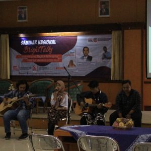AKUSTIK EP HMPS EKONOMI PEMBANGUNAN UAD